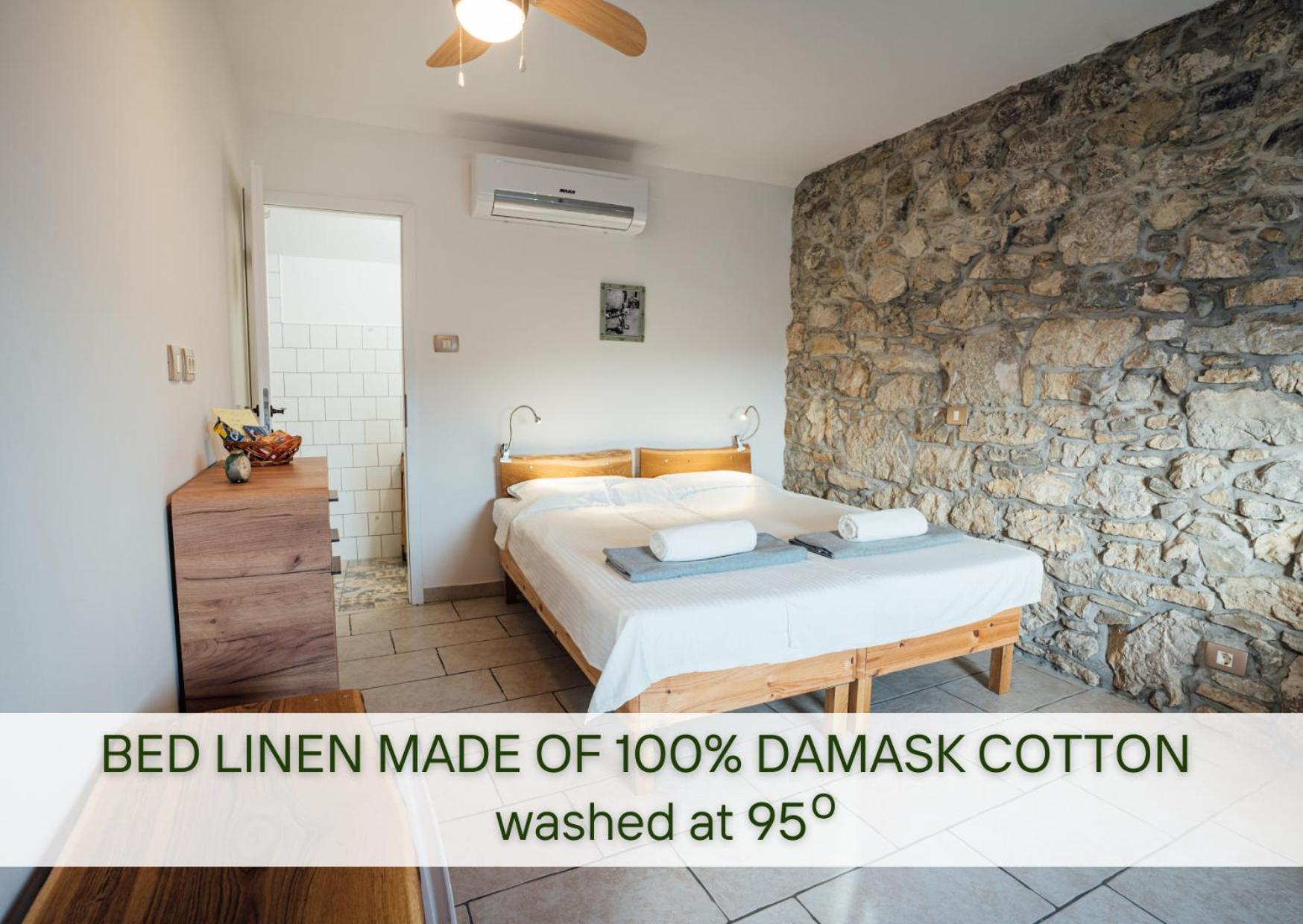 Guesthouse Kamniti Rob Črni Kal Kültér fotó