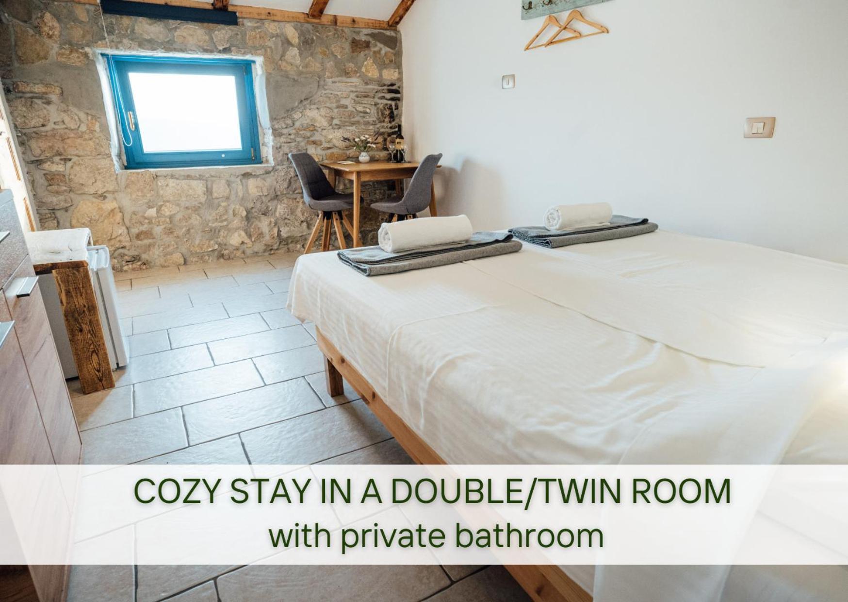 Guesthouse Kamniti Rob Črni Kal Kültér fotó
