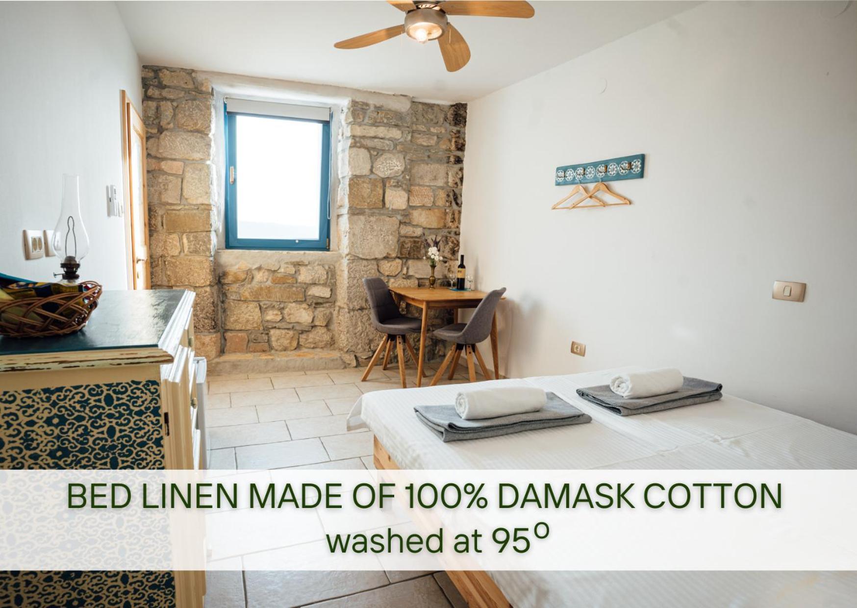 Guesthouse Kamniti Rob Črni Kal Kültér fotó